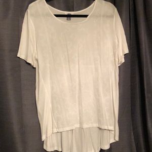 Adorable white printed blouse!